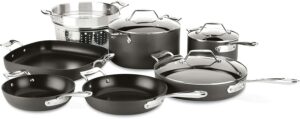 最佳整体不粘锅炊具套装 All-Clad Essentials Nonstick Hard Anodized Cookware Set