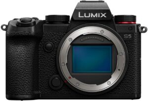 具有出色视频规格的便携式全画幅VLOG相机 Panasonic LUMIX S5 Full Frame Mirrorless Camera