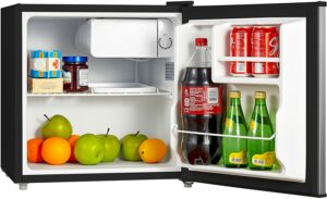 最佳预算型柜式迷你冰箱 Midea WHS-65LSS1, 1.6 Cu. Ft. Compact Refrigerator