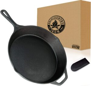 最通用的铸铁锅，适用于很多烹饪表面 Backcountry Cast Iron Skillet