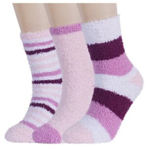 一款毛茸茸的袜子会让你的双脚在冬天保持温暖