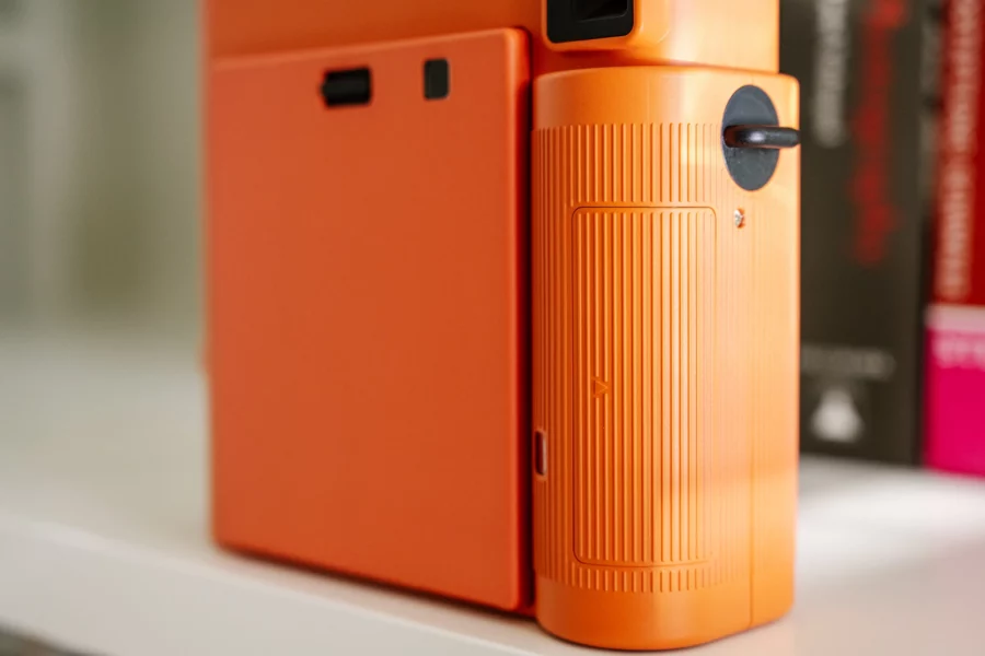 Instax Square SQ1 评测：具有老派风格的现代相机